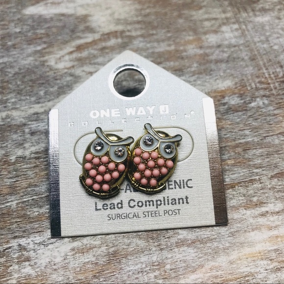 Gold Tone Coral Beaded Owl Earrings - Picture 4 of 6